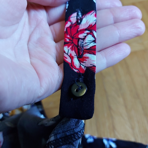 Garage Dress - Picture 4 of 4